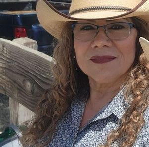 Meet your Posher, Ana luz